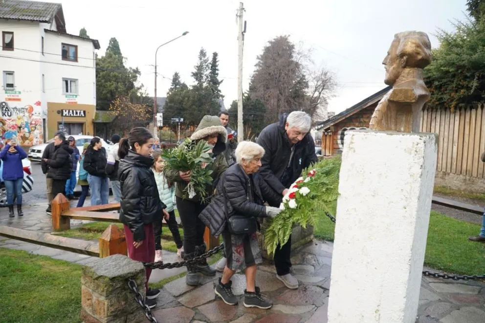 En el acto, estuvieron presentes la tataranieta del Gral. Güemes, Luz Güemes Ovejero, y la choznieta, Carmela Presbisch.