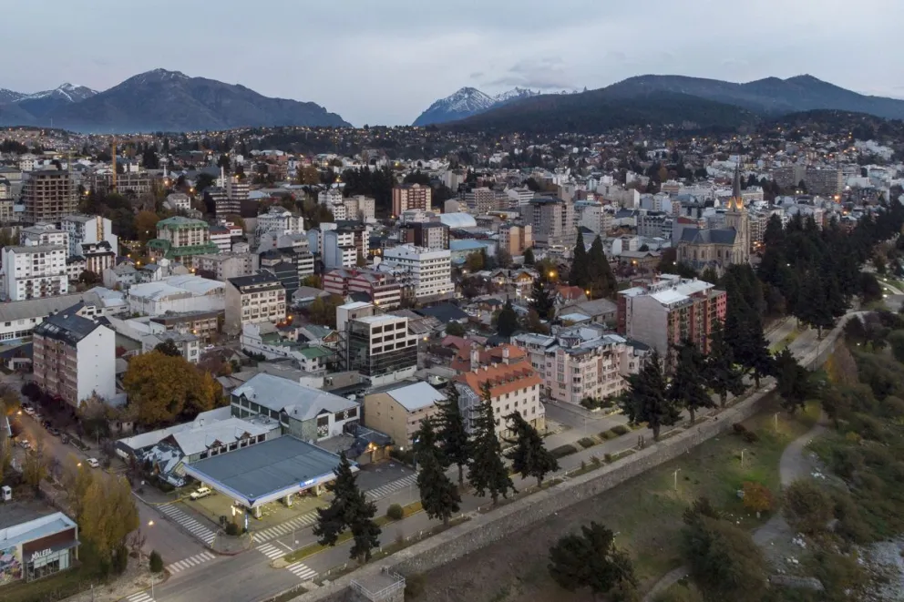 Durante el juicio declararon vecinos que confirmaron la presencia sostenida de la familia, las mejoras realizadas y la ausencia de reclamos sobre el inmueble. Foto: Marcelo Martínez.