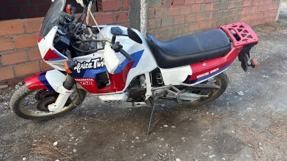 La moto fue secuestrada y un hombre enfrenta cargos por encubrimiento. Foto gentileza. 