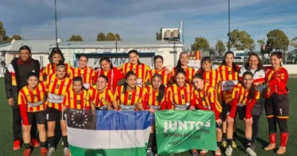 Las "Cruzadas" van mañana por la clasificación ante JJ Moreno. Foto gentileza