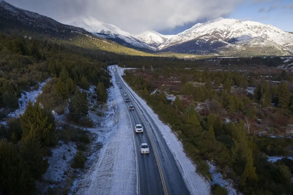 Advierten por la intensa caída de nieve para este martes. Foto: Marcelo Martínez.
