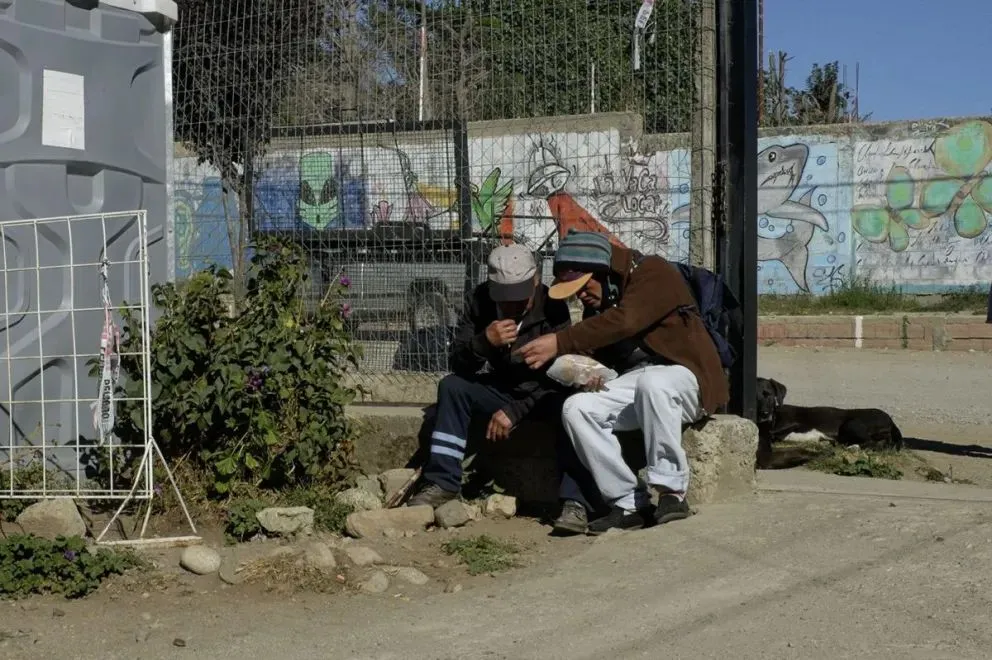 Hace algunas semanas, el hogar Emaús para asistir a varones en situación de calle se encuentra al límite de sus capacidades. Foto: Marcelo Martínez.