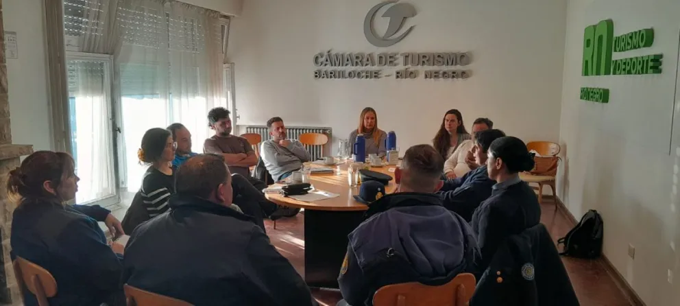 Se destinaron 40 efectivos policiales de refuerzo para la temporada invernal en Bariloche. Foto: Cámara de Turismo.