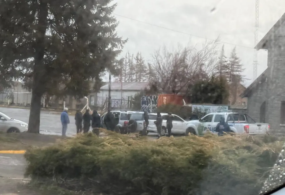 Fuentes policiales indicaron que uno de los imputados portaba tobillera electrónica en el momento de su detención. Foto: ANB