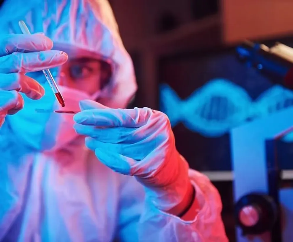 Todas las pruebas de la provincia son procesadas en el Laboratorio Regional de Genética Forense de nuestra ciudad. Foto ilustrativa