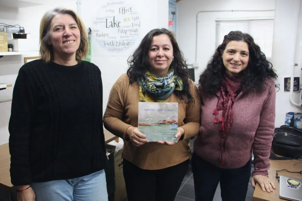 Las autoras buscan que el libro llegue a todos los establecimientos y bibliotecas. Foto gentileza