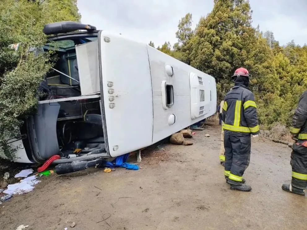 El accidente se produjo este martes en la ruta 65 de Neuquén, que conduce a Villa Traful. foto: gentileza.