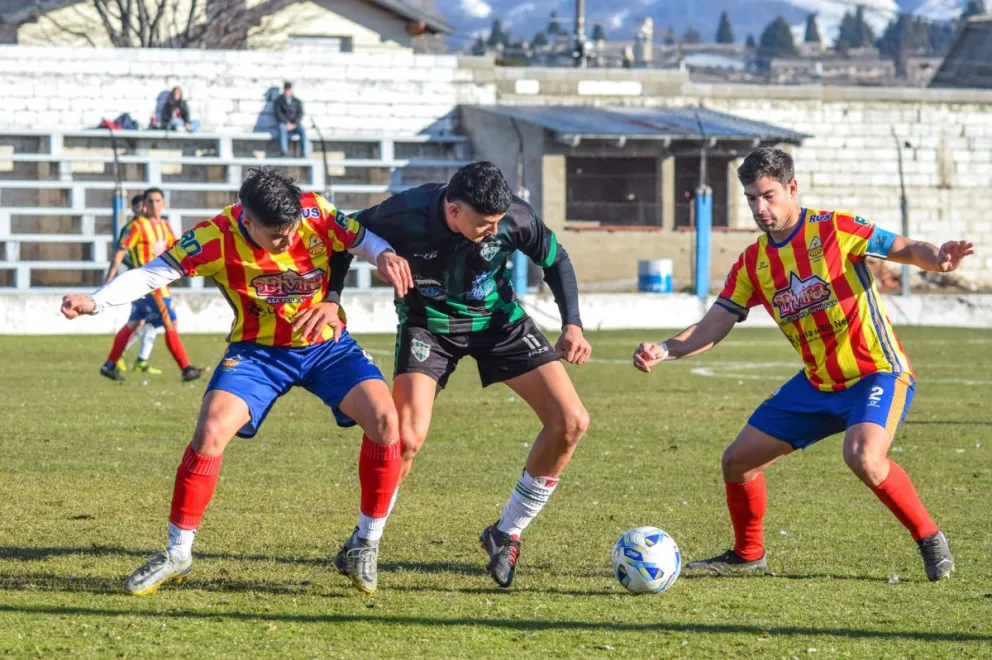 La foto es de 2024, con Chicago y Cruz del Sur jugando el Clasificatorio anterior. Otra vez estarán frente a frente. Foto: gentileza.