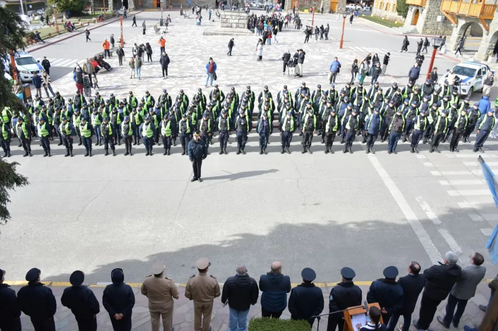 130 efectivos policiales serán destinados a Bariloche. Foto: Gobierno de Río Negro.