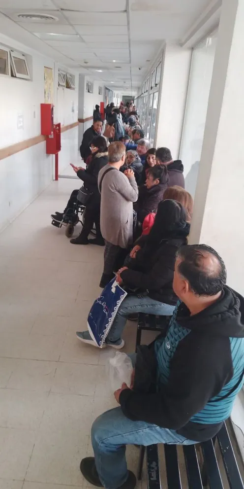 Esta semana, luego de la clausura de la sede de ANDIS, la atención comenzó a brindarse en el hospital zonal. Foto: Gentileza.