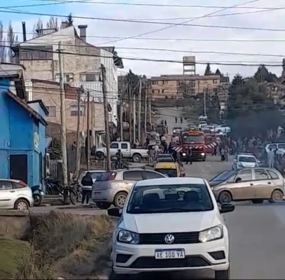 El fuego se desató alrededor de las 17 horas en el sur de la ciudad. Fotos: Gentileza.