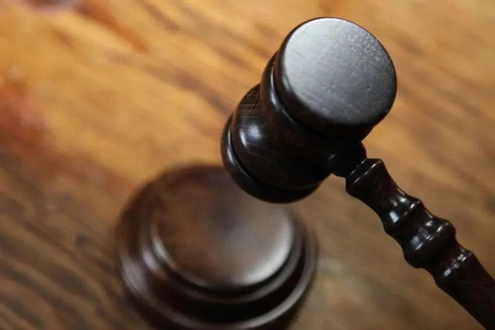 La madre había reclamado que el progenitor asumiera el 50% del costo de las clases. 