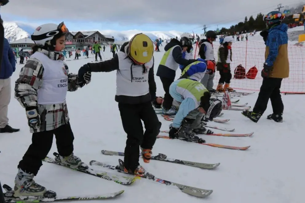 Alrededor de 1600 estudiantes de escuelas primarias asistirán al programa Esquí Escolar 2025.