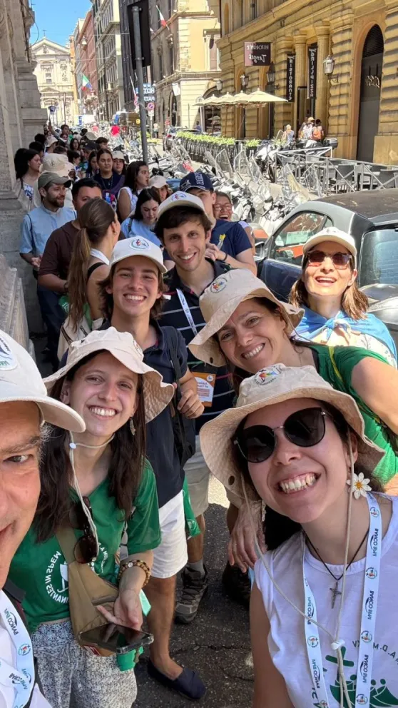 Los barilochenses están viviendo una experiencia única en Italia. Fotos gentileza