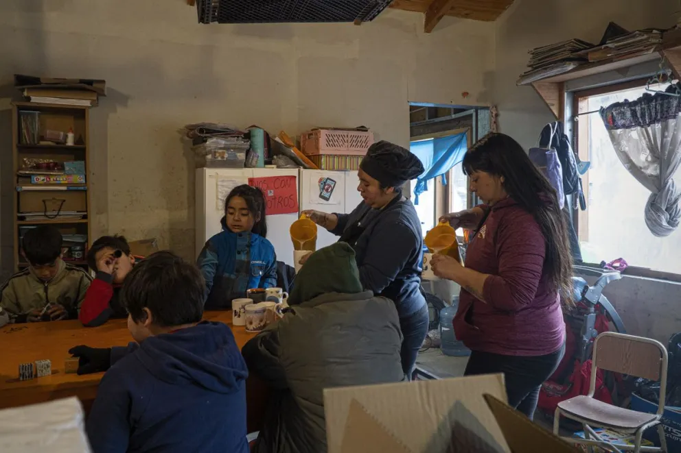 La Municipalidad otorga 1300 módulos alimentarios por mes. Fotos: Marcelo Martínez.