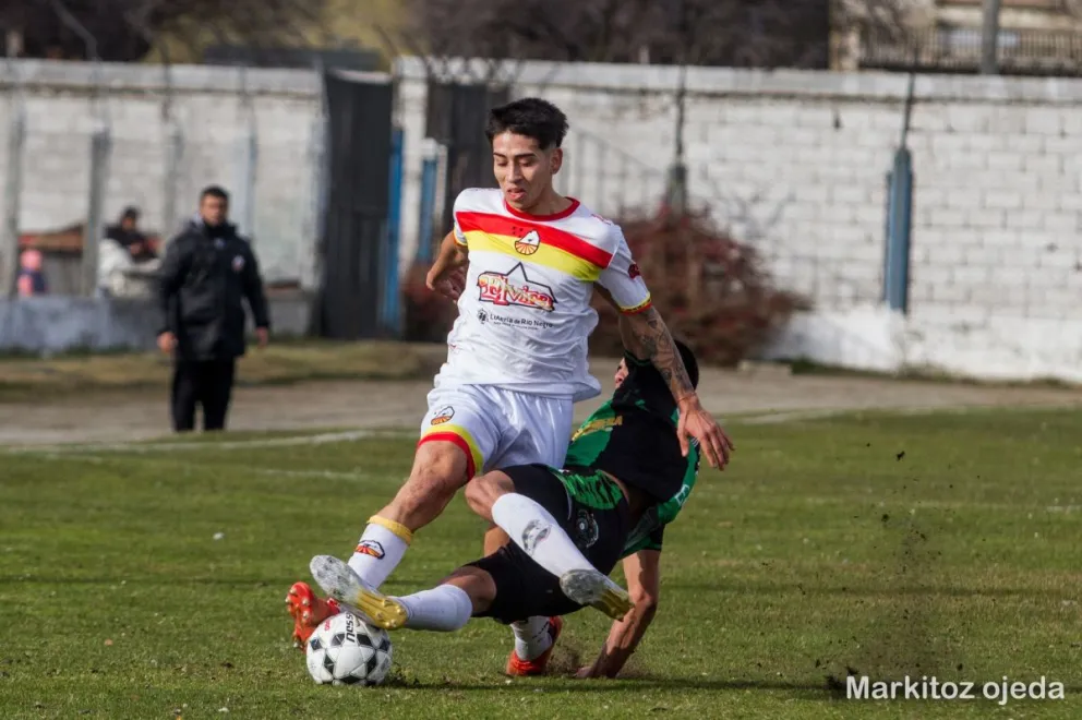 El "Cruzado" quiere el segundo triunfo para seguir como líder. Foto: Markitoz Ojeda - facebook Cruz del Sur. 