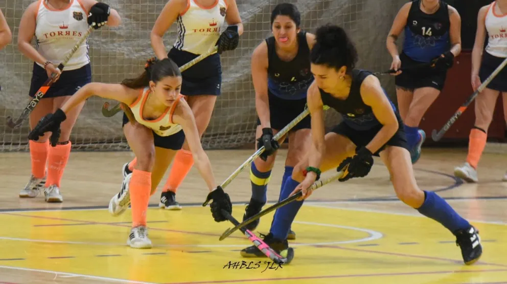 La emoción del hockey vuelve a ser protagonista en Bariloche y ciudades vecinas. Foto gentileza: José Luis Reybaud