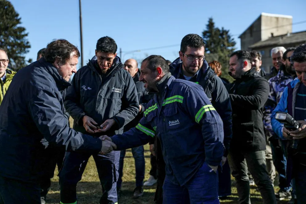 Weretilneck anunció que en octubre se licitará la obra de captación del lago Gutiérrez. Foto: Prensa Río Negro.