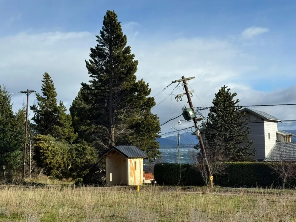 El alerta advierte fuertes vientos durante toda la jornada. Solicitan extrema precaución. Foto ANB