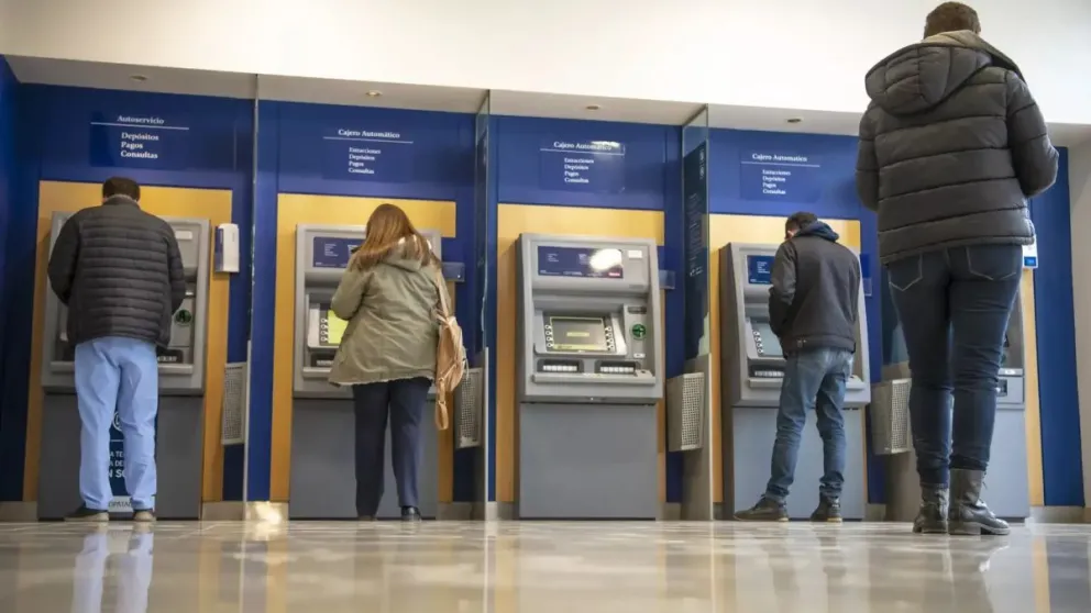 Entre el 4 y el 7 de septiembre percibirán sus salarios los trabajadores provinciales. Foto: ilustrativa.