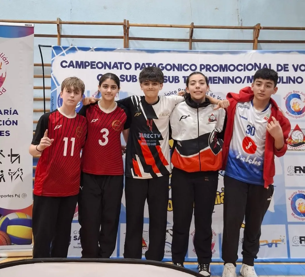 Bariloche Voley Club tuvo 5 representantes en Puerto San Julián. Fotos: gentileza.