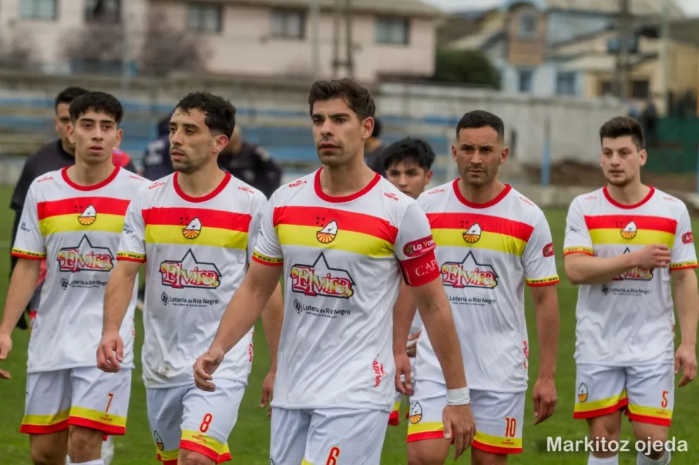 El "Cruzado" no pudo ganar y quedó sin chances de Regional Amateur. Foto: Markitoz Ojeda - archivo.