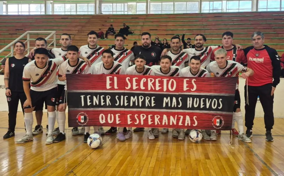 El equipo barilochense no logró mantener la ventaja de tres goles. Foto gentileza