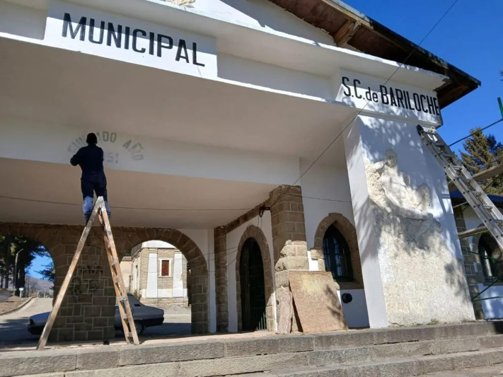 Las obras buscan generar un mejor espacio tanto para trabajadores como para la gente que concurre al cementerio a visitar familiares. Fotos: Municipalidad de Bariloche.