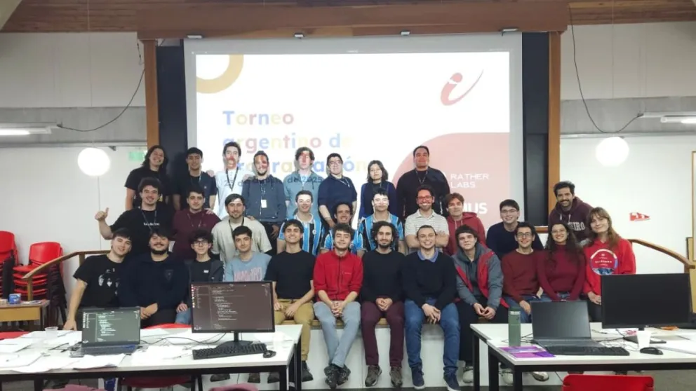 Participan 9 estudiantes de  Ingeniería en Telecomunicaciones y de la Licenciatura en Economía. Foto: UNRN