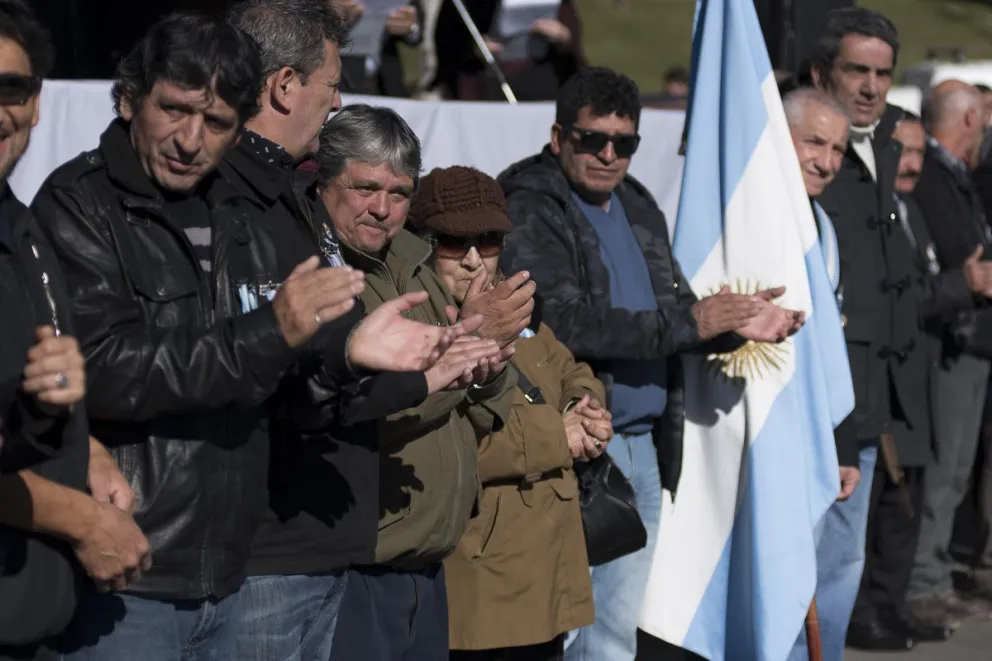 Teodora fue memoria constante y estuvo presente en cada acto recordando a su querido hijo. Foto: Marcelo Martínez