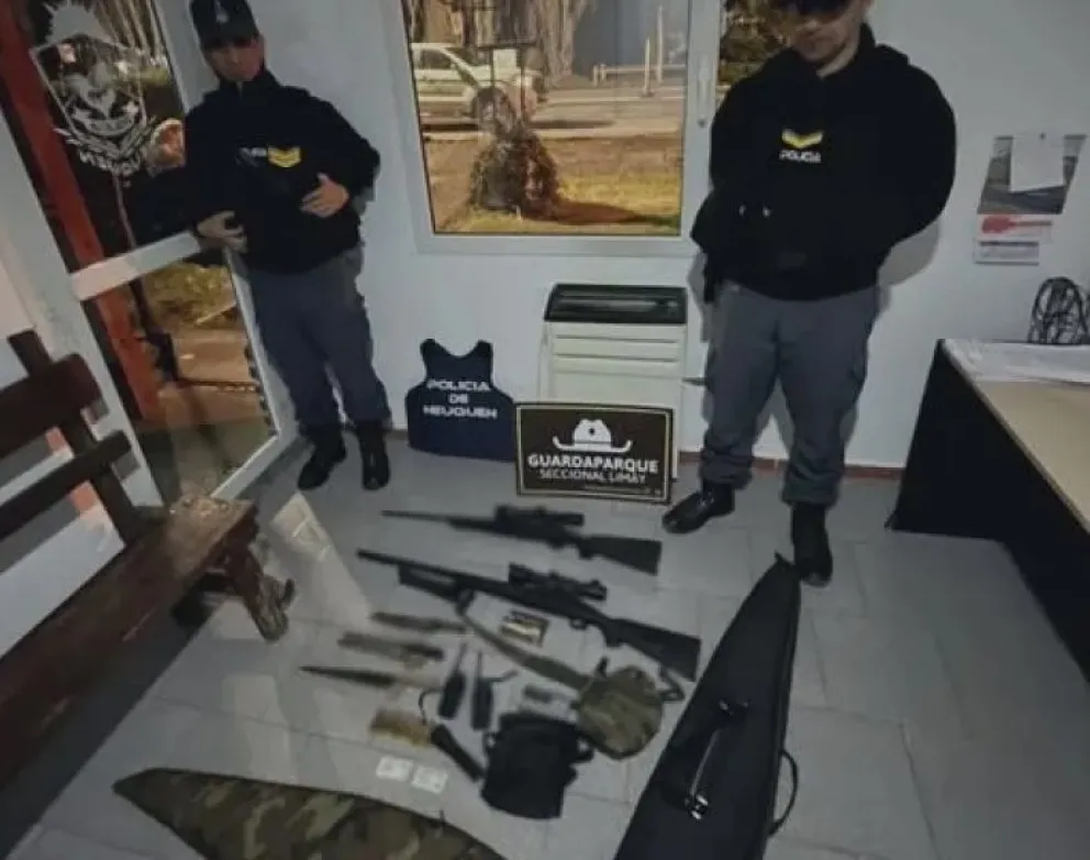 Los ocupantes se dirigían desde Dina Huapi hacia la zona de Estancia Rincón de Creide. Foto: Policía de Neuquén.