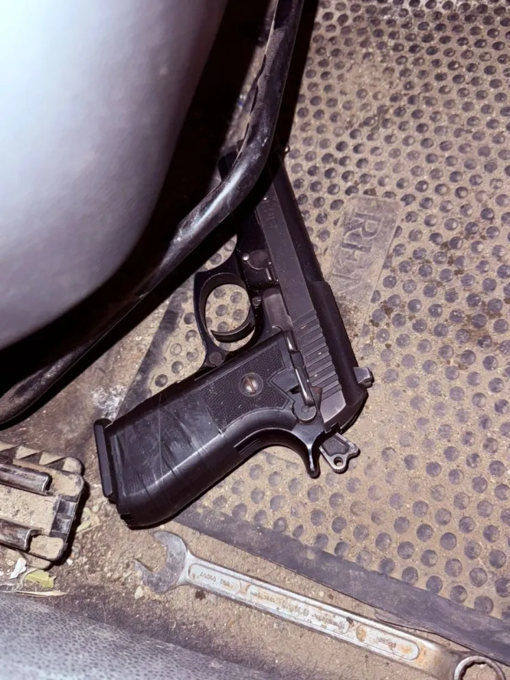 Las tres personas que viajaban a bordo del rodado, quedaron detenidas. Foto: Policía de Río Negro.