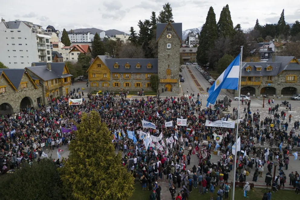 La calle volvió a hablar en contra de las políticas de Javier Milei. Fotos: Marcelo Martínez
