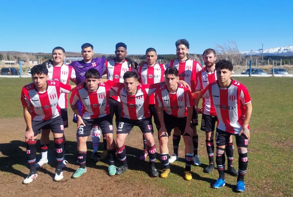 Estudiantes continúa firme en la defensa del título. Foto gentileza Lifuba. 