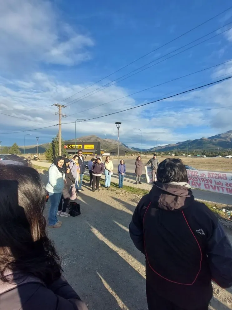 Vecinos convocan al intendente para trabajar en disminuir el impacto ambiental que genera el vertedero. Foto: Gentileza.