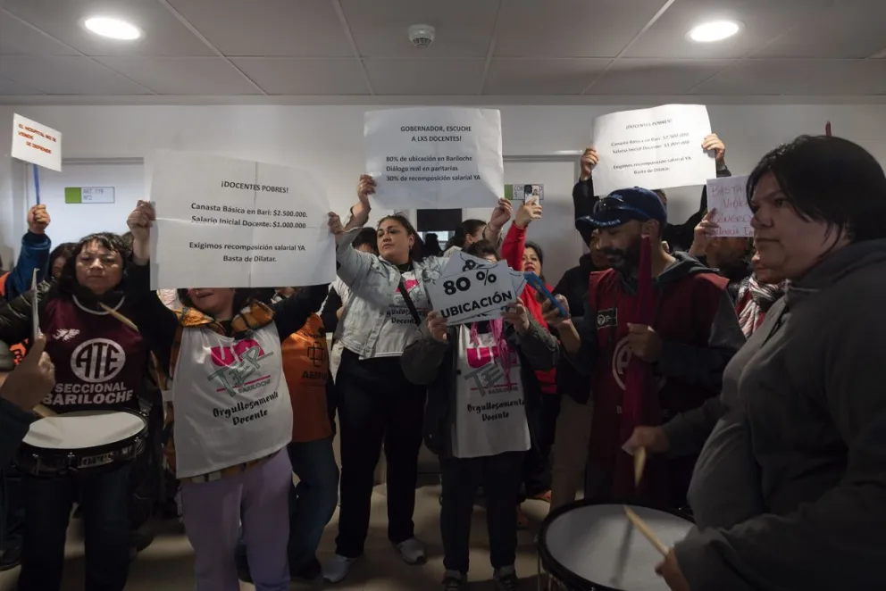 Los trabajadores reclamaron en la inauguración de esta nueva obra. Foto: Marcelo Martínez