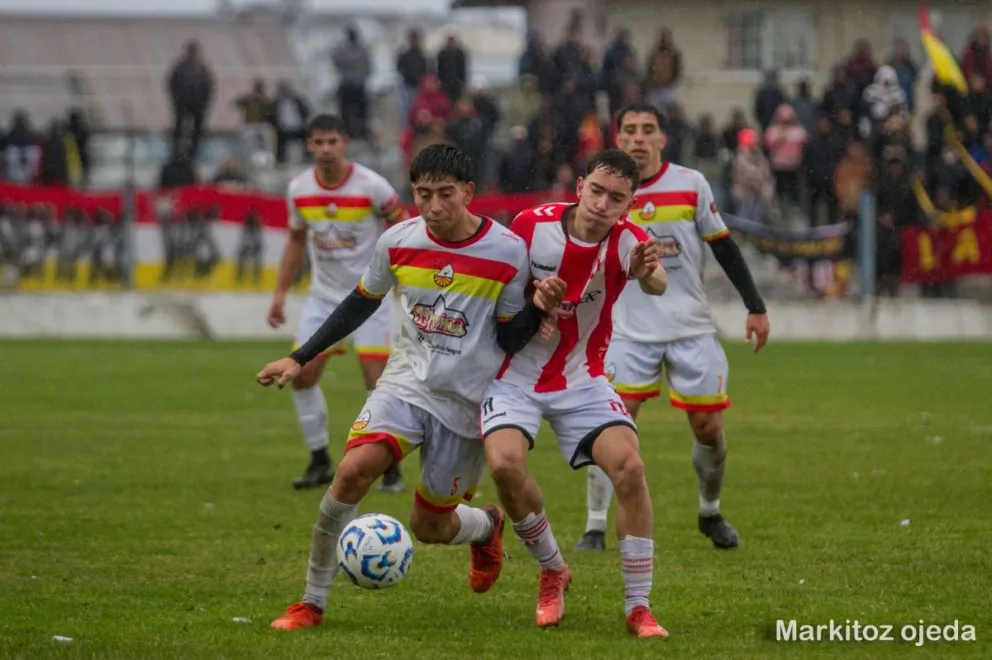 Desde las 17, Cruz del Sur y Estudiantes Unidos irá por otro título. Foto: facebook Cruz del Sur.