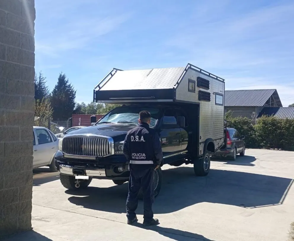 El propietario fue notificado e imputado, mientras que la camioneta quedó bajo resguardo. Foto gentileza