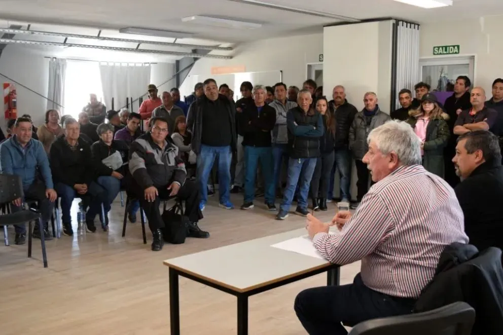 La resolución responde a una solicitud explícita de la Asociación de Propietarios Titulares de Taxímetros (APAT) y la Comisión Normalizadora de Remises. 