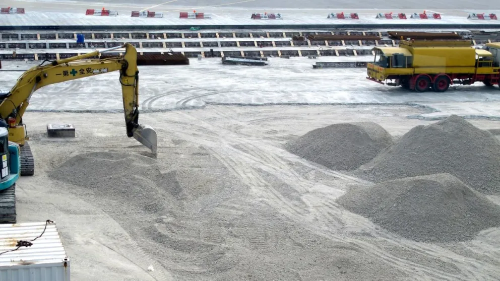 China controla aproximadamente el 85% de la capacidad global de procesamiento y el 70% de la producción minera mundial.