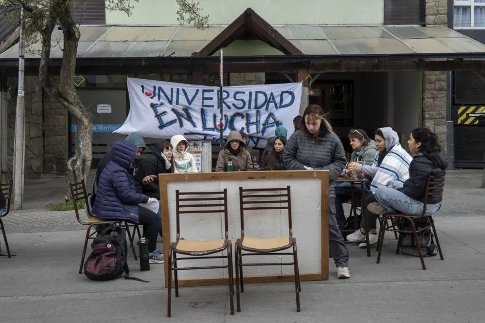 La medida se coordinará con las demás universidades que integran el Consejo Interuniversitario Nacional. Foto: Archivo, Marcelo Martínez.