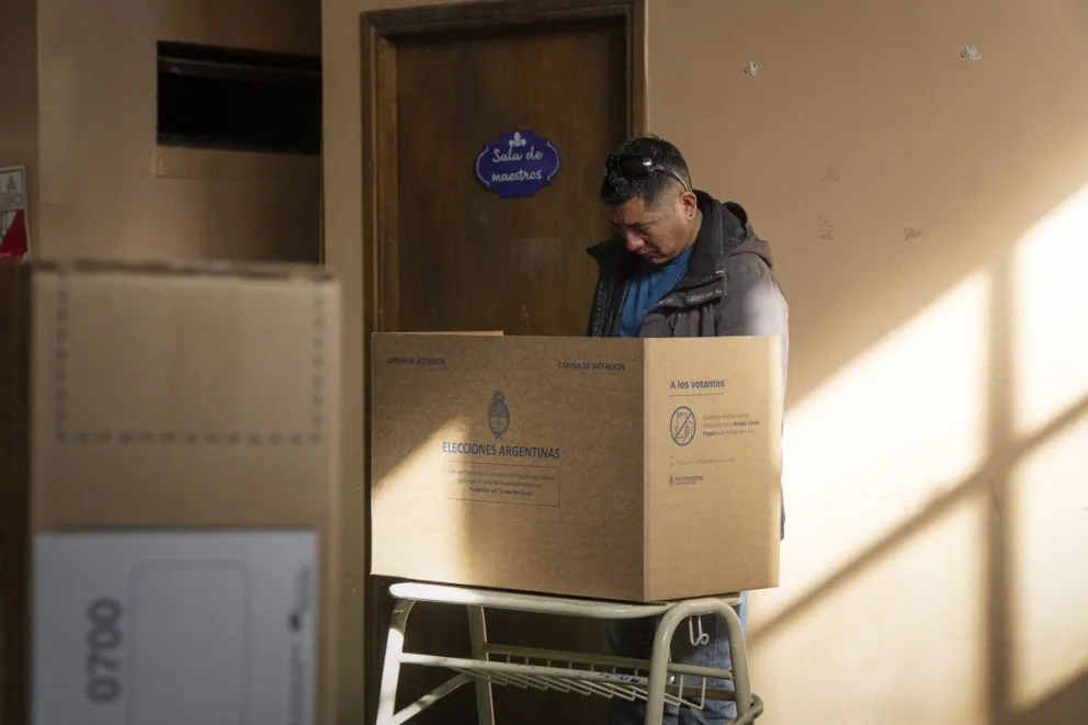 Las elecciones se desarrollan con tranquilidad en la mañana de este domingo. Fotos: Marcelo Martínez.
