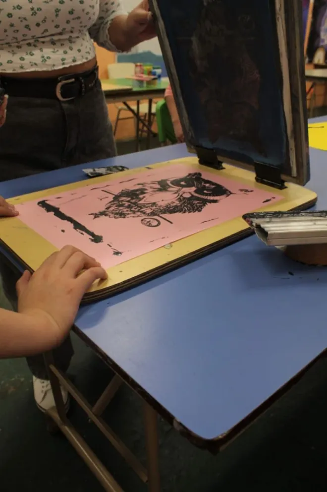 Estudiantes de las carreras de Marketing, Diseño Gráfico y Diseño de Interiores expondrán sus producciones. Fotos: Gentileza.