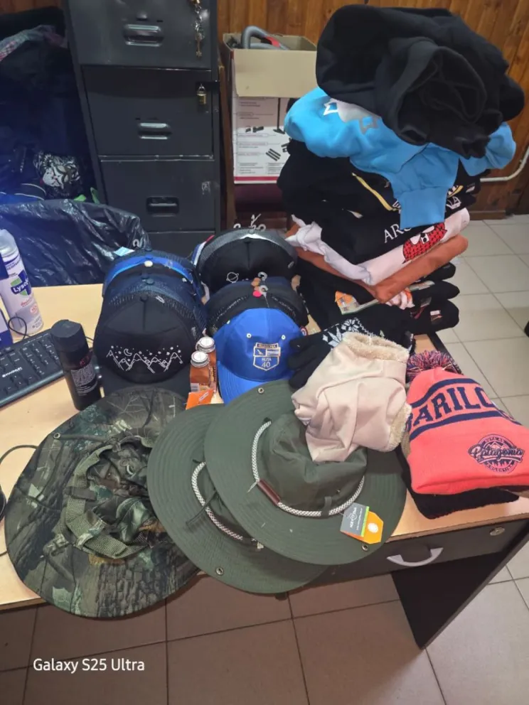 El hombre tenía elementos robados de dos hechos delictivos cometidos el mismo dia. Foto gentileza