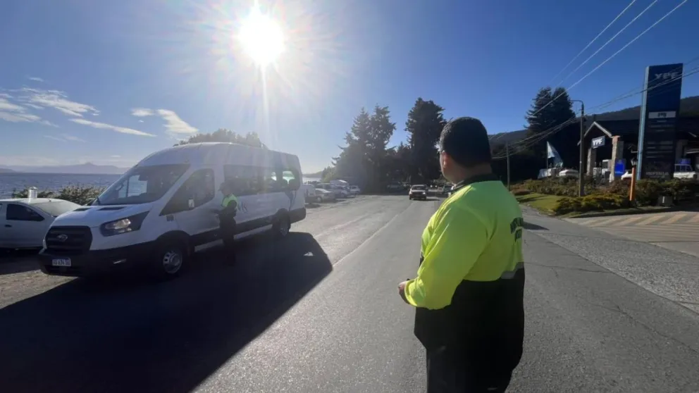 El operativo de control se realizo en el km 4 de Bustillo. Foto gentileza 