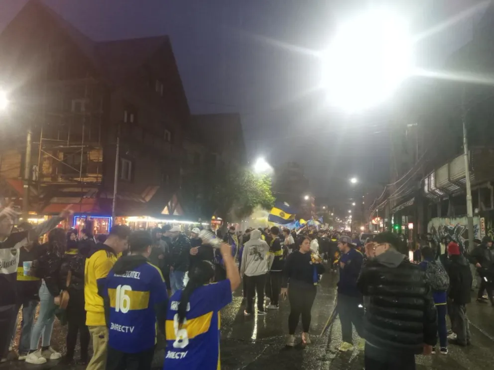 La celebración de la afición bostera duró hasta las 22 horas en el casco céntrico. Fotos: ANB.