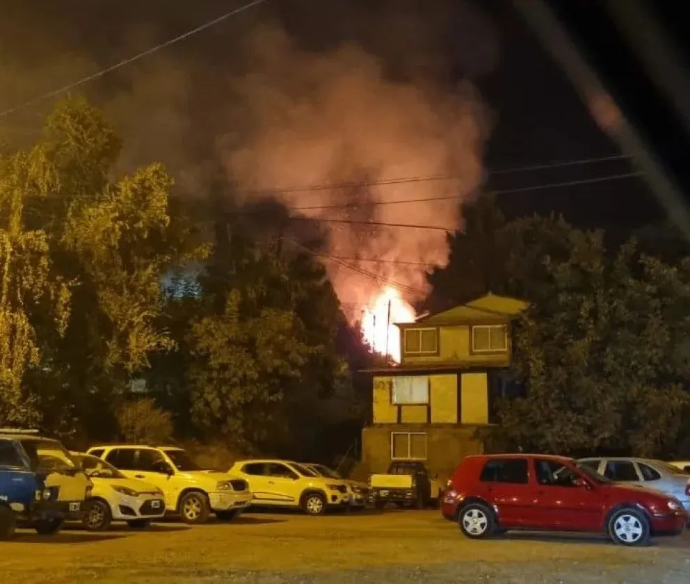 El foco del incendio abarcó un radio de 30 por 10 metros. 