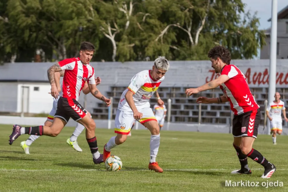 Estudiantes Unidos quiere asegurar el "1" y Cruz del Sur sumar en Esquel. Foto: Markitoz Ojeda - facebook Cruz del Sur.
