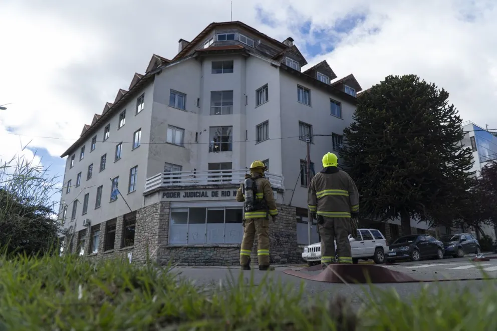 Las fuerzas de seguridad determinaron que se trató de una falsa alarma. Fotos: Marcelo Martínez.