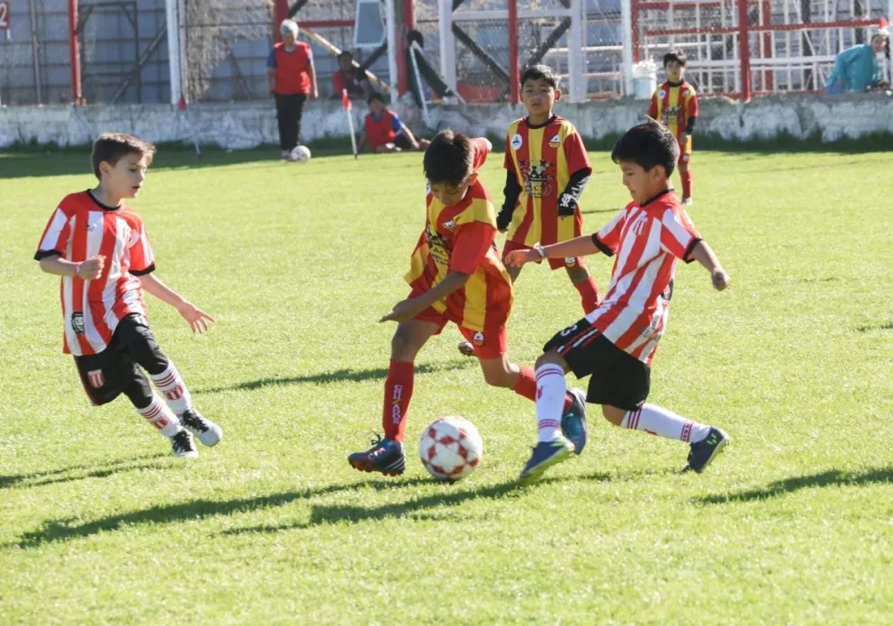 Fin de semana extra largo a puro fútbol infantil. Foto gentileza